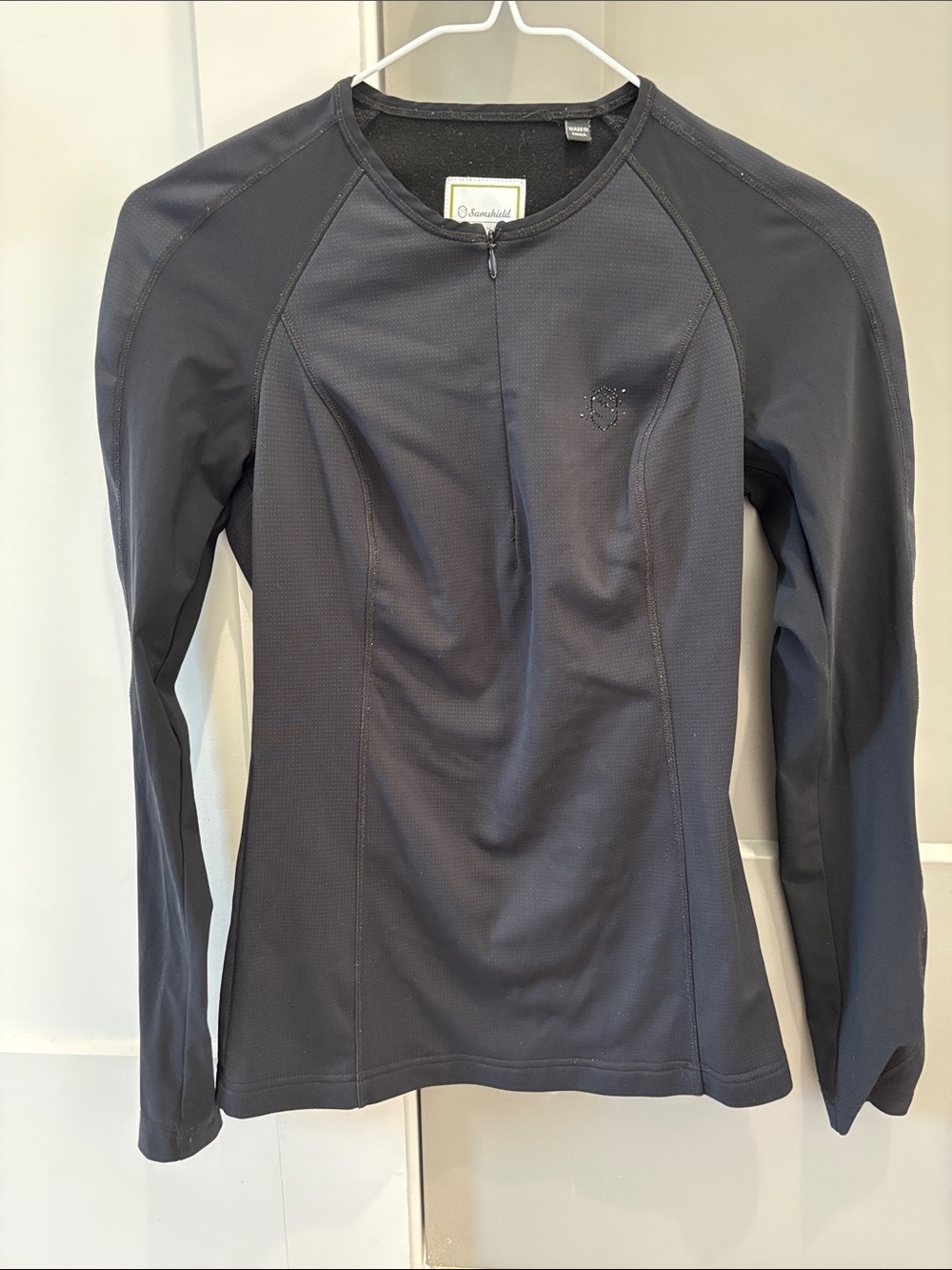 Samshield Black Women's Long-Sleeve Active Top with fleece inside